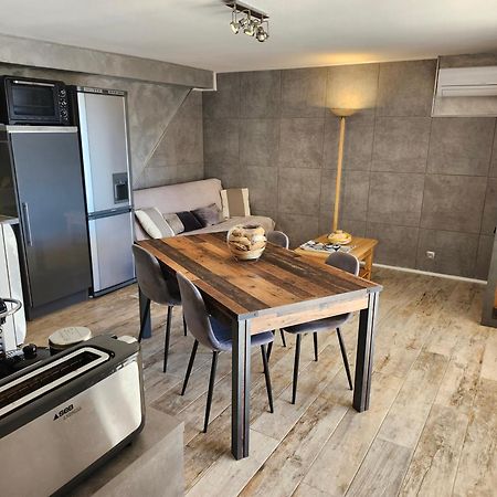 Appartement Rez De Jardin Dans Villa Vue Mer กาวาแลร์-ซูร์-แมร์ ภายนอก รูปภาพ